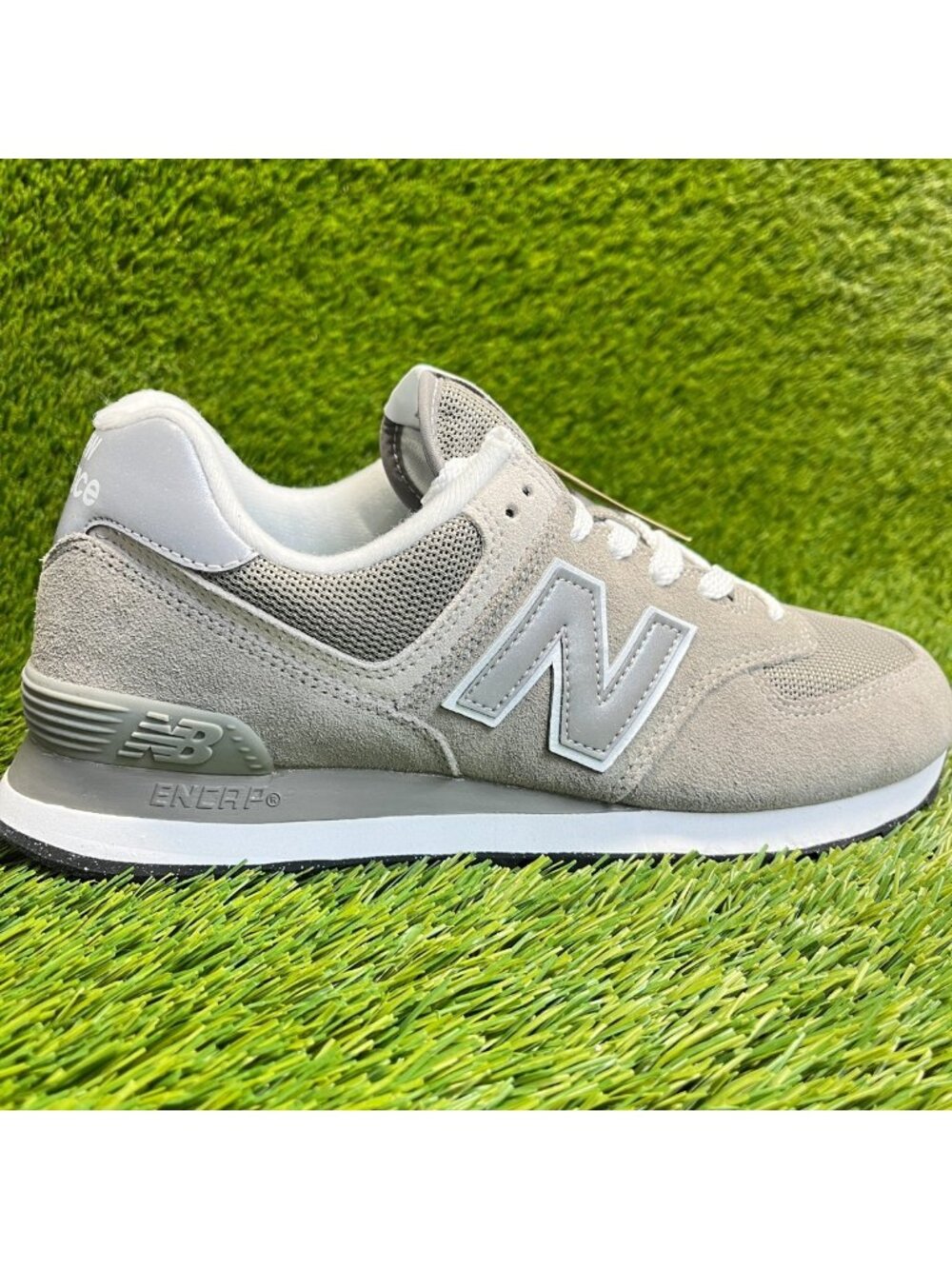 New Balance 574 Mens Size 8 Gray White Athletic Running Walking Shoes Sneakers